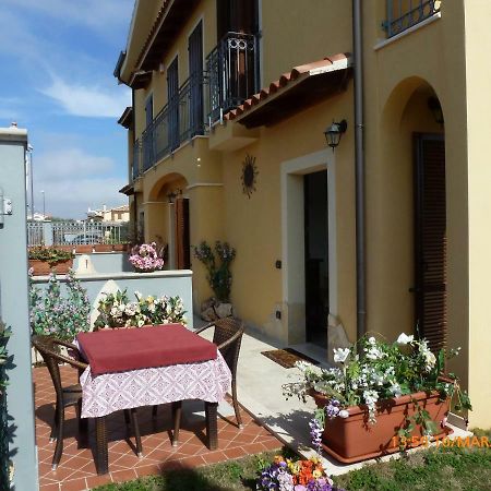 Emozioni D'Estate Bed & Breakfast Pula Luaran gambar