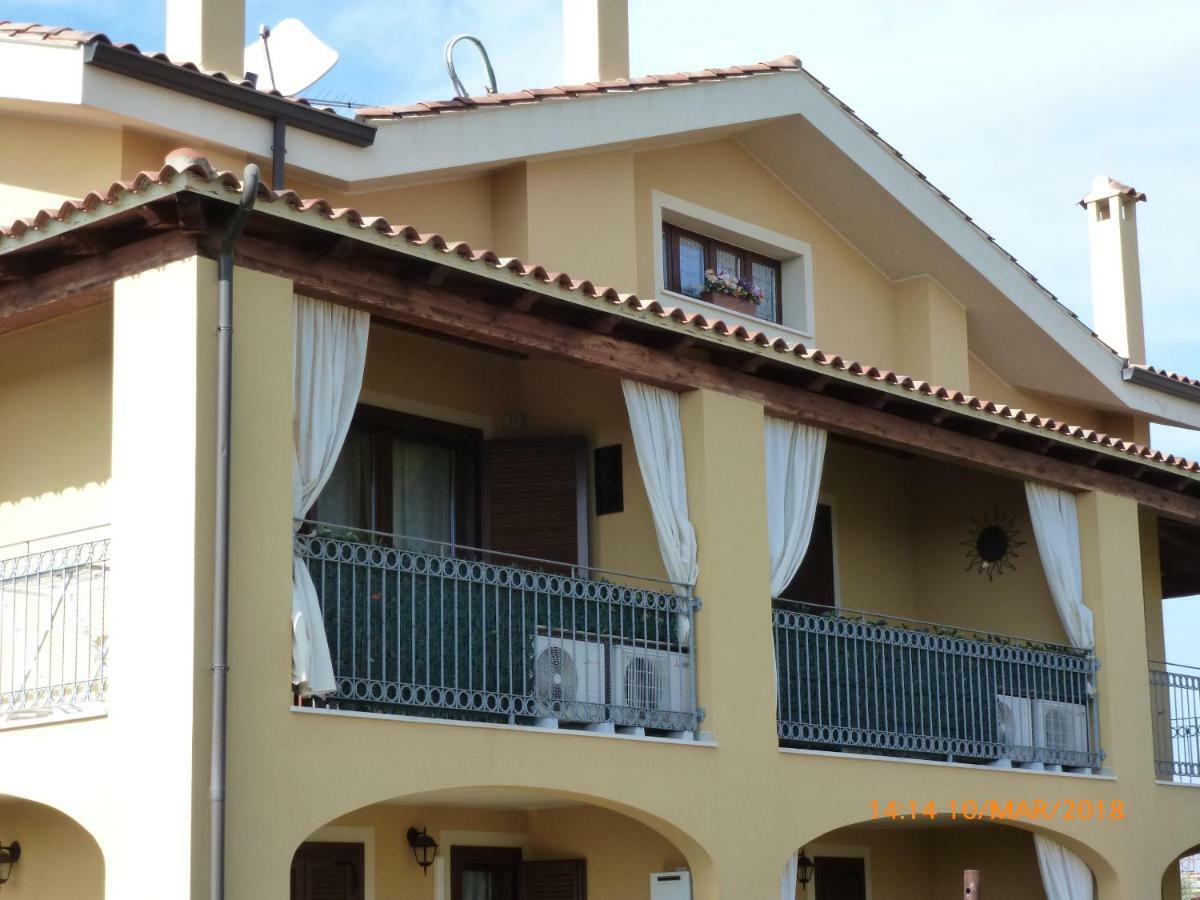 Emozioni D'Estate Bed & Breakfast Pula Luaran gambar
