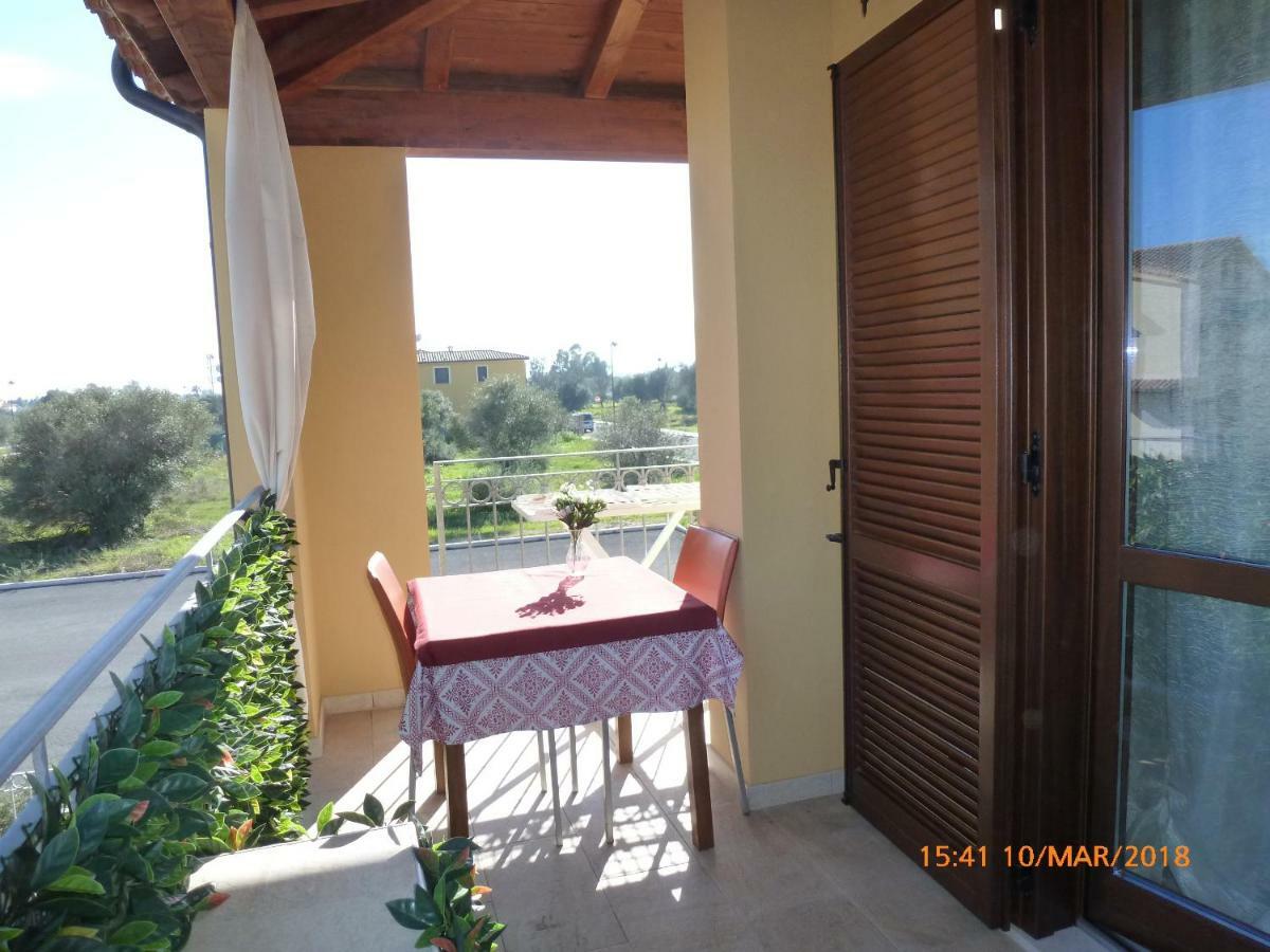 Emozioni D'Estate Bed & Breakfast Pula Luaran gambar