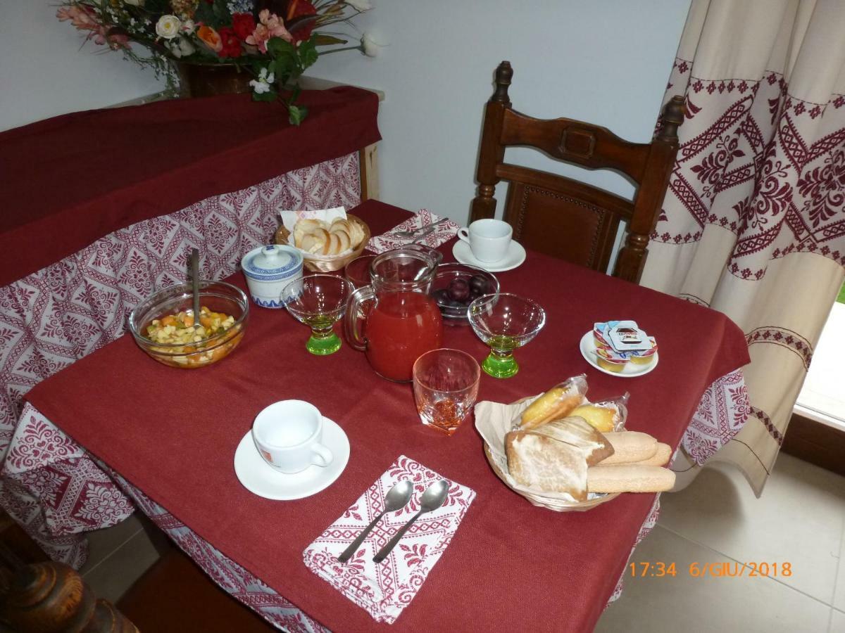 Emozioni D'Estate Bed & Breakfast Pula Luaran gambar