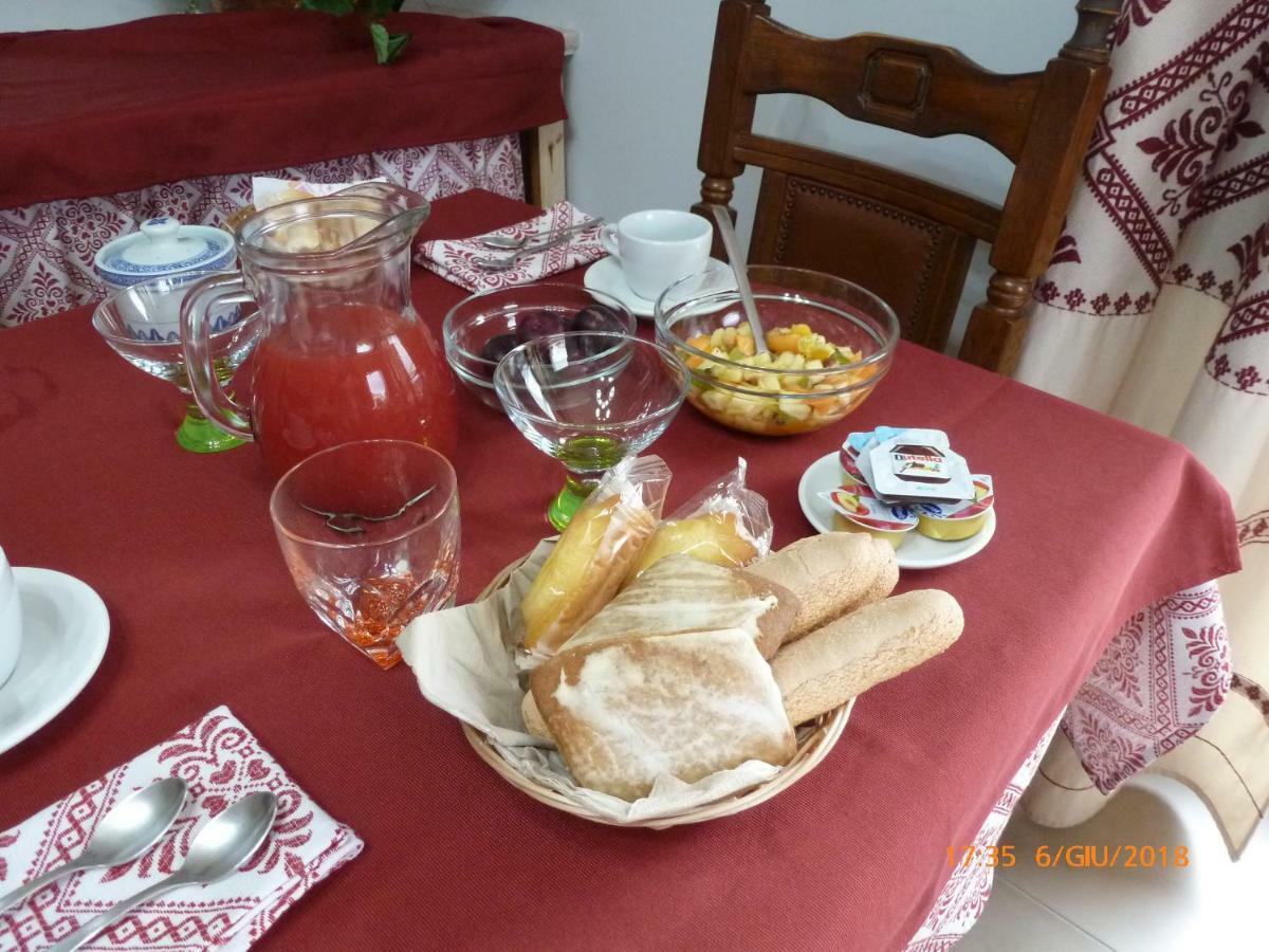 Emozioni D'Estate Bed & Breakfast Pula Luaran gambar
