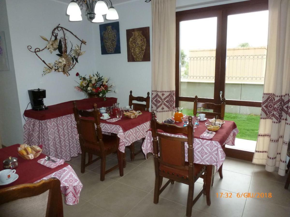 Emozioni D'Estate Bed & Breakfast Pula Luaran gambar